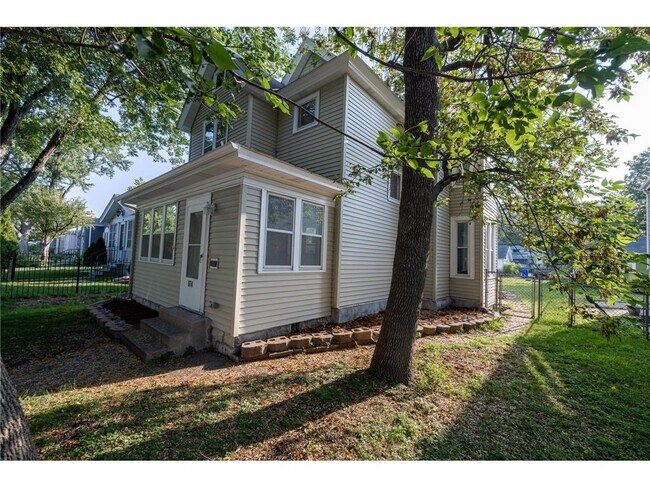 Building Photo - 874 N Howell St