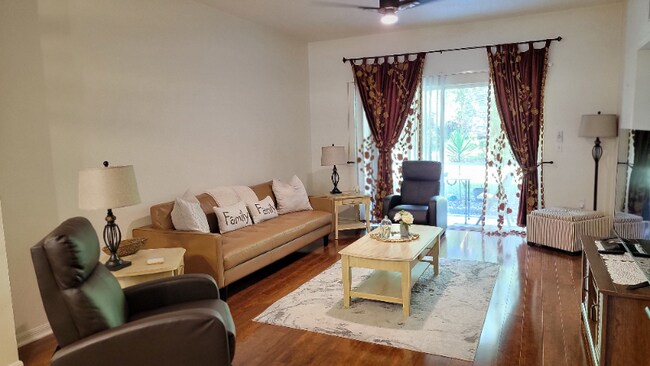 Foto del edificio - 6519 W Newberry Rd