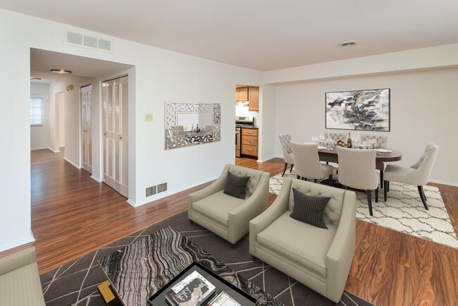 Foto del edificio - Country Club Apartments