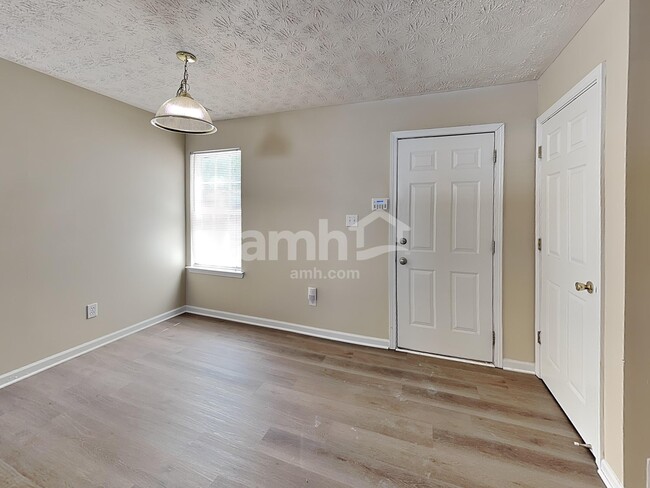 Building Photo - 1522 Cutters Mill Dr