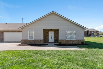 Building Photo - 573 Regency Cir