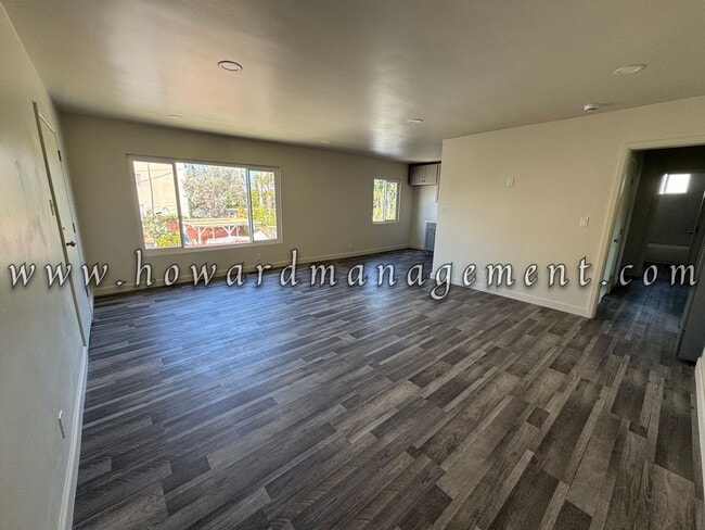 Building Photo - 04240CE