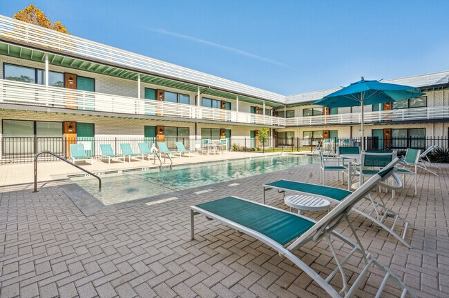 Building Photo - The Melrose