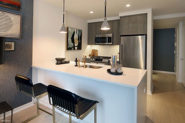 Foto del edificio - 1 br, 1 bath Apartment - 515 W 38th St