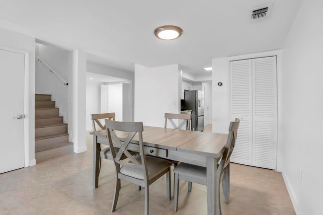 Building Photo - 3827 NE 166th St