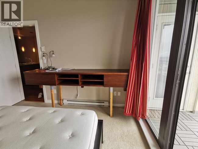 Building Photo - 7088 Salisbury Ave