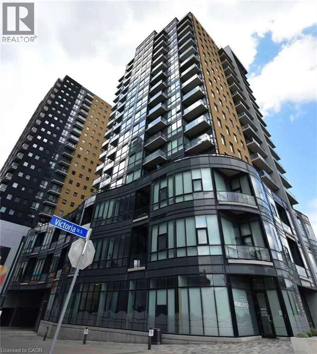 Building Photo - 104 Garment St