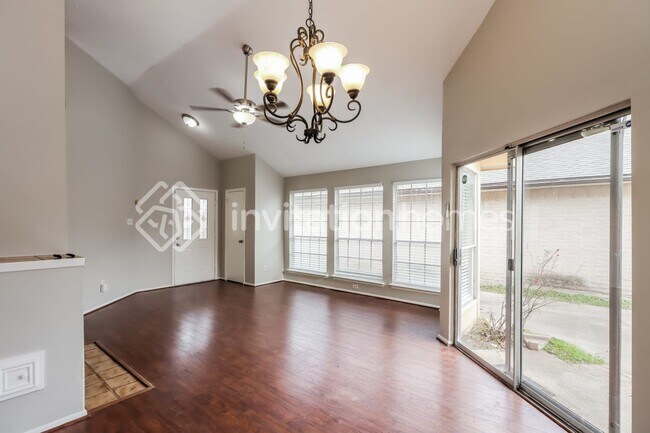 Foto del edificio - 11626 Sagecreek Drive