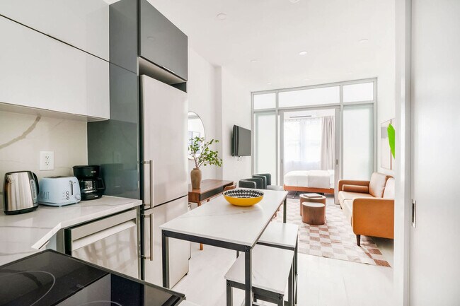 Foto del edificio - 317w E 14th St