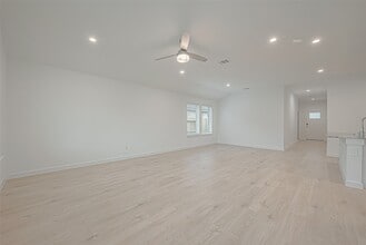 Building Photo - 4939 Pne Hvn Ln