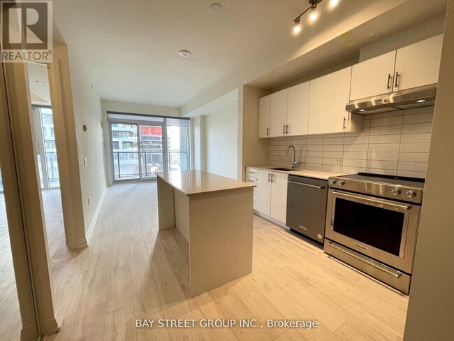 Building Photo - 9000 Jane St