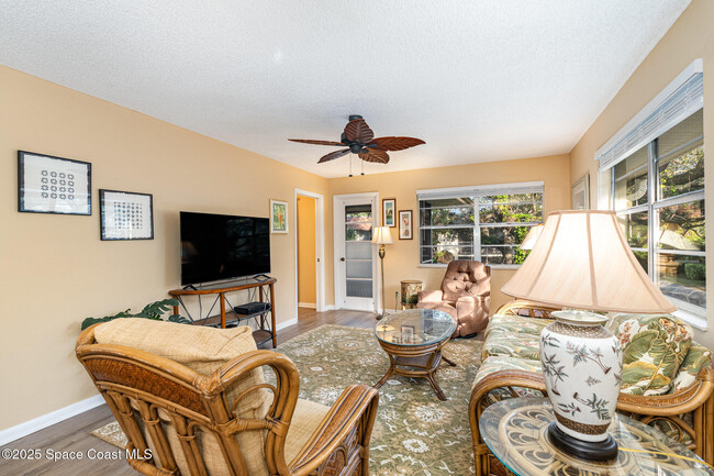 Foto del edificio - 291 Cape Shores Cir