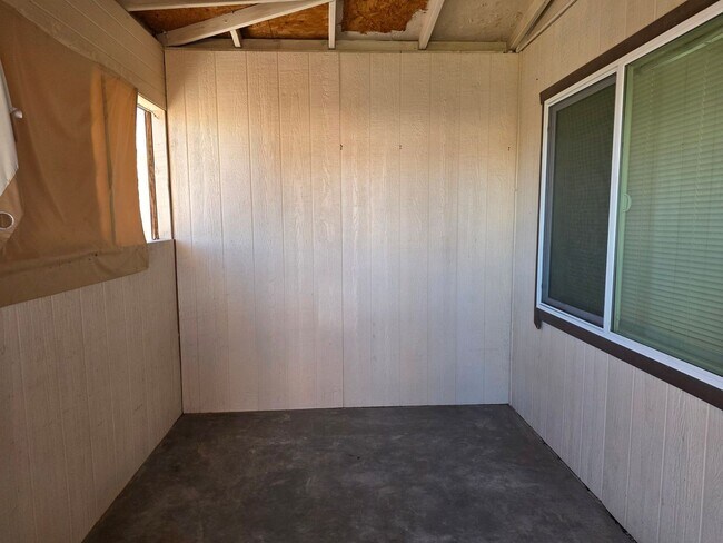 Foto del edificio - Cute and Clean- 1 bedroom/1 bath home with AZ room in Central BHC