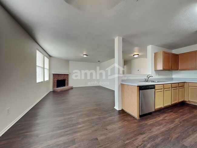 Foto del edificio - 1409 Laurel Ln