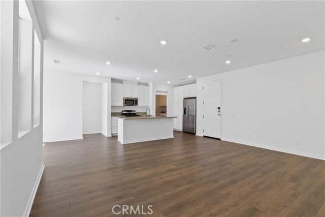 Building Photo - 960 N Tangent Privado