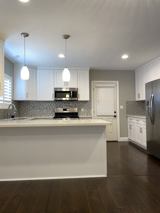 Kitchen - 5012 W Slauson Ave