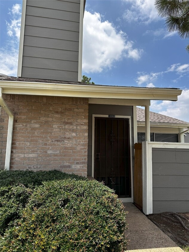 Foto principal - 12202 Copper Tree Pvt Ln