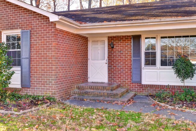 Foto del edificio - 4 BEDROOMS IN YORK COUNTY!!!