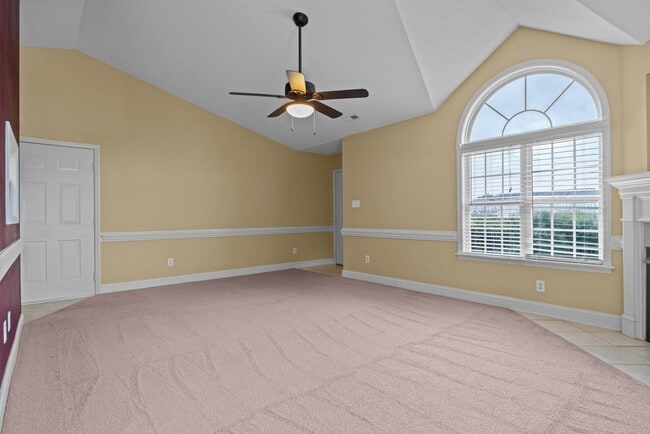 Building Photo - 2 bedroom 2 bathroom duplex in Lillington, NC