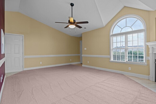 Foto del edificio - 2 bedroom 2 bathroom duplex in Lillington, NC