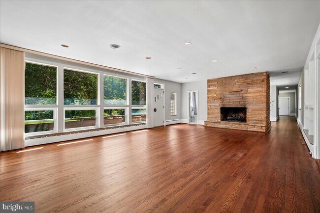 Foto del edificio - 8106 W Boulevard Dr