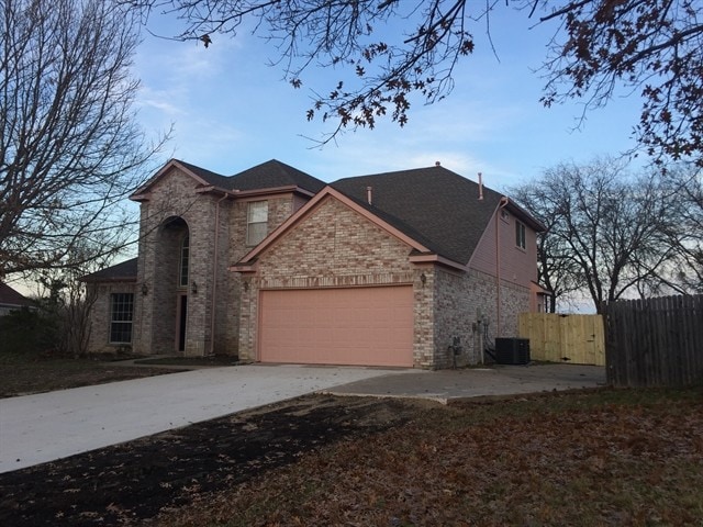 Building Photo - 5601 Greenwich Dr
