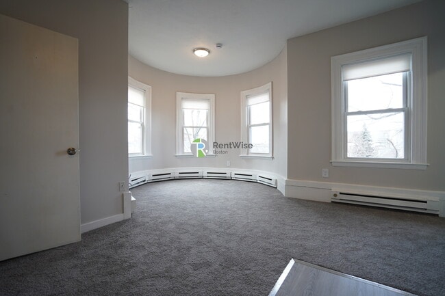 Building Photo - 592 Cambridge St