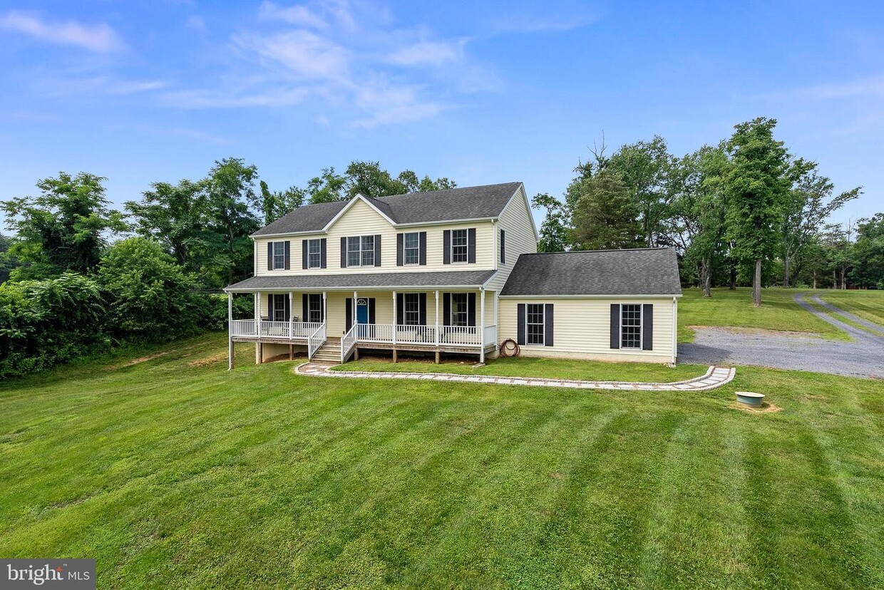 Primary Photo - 267 Shenandoah River Ln