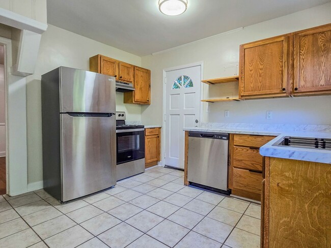 Foto del edificio - 1312 Revere Rd