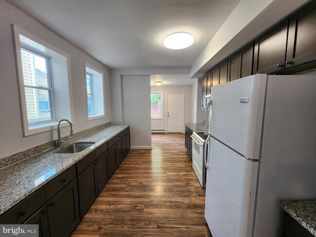 Building Photo - 136 Bayard St