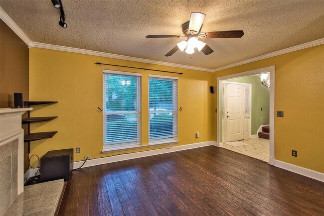 Foto del edificio - 12318 Yearling Dr