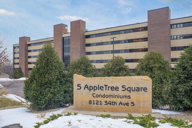 Foto del edificio - Appletree Condominiums