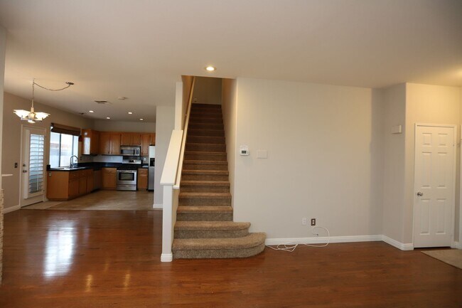 Building Photo - Newly Updated! 4 Bedroom / 2.5 Bathroom Tw...