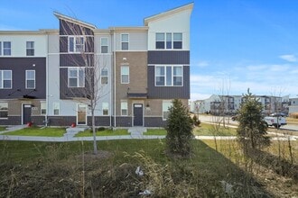 Building Photo - 810 Finley Dr