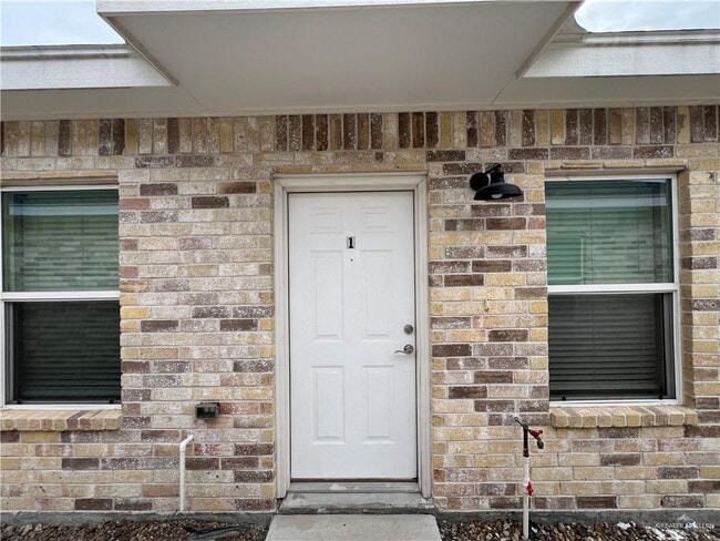 Building Photo - 13 Israel E Ave