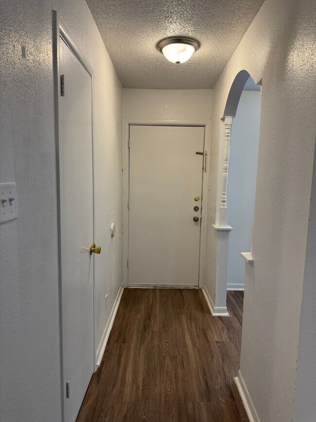 Foto del edificio - 132 Meadow Way