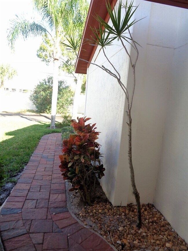 Building Photo - Nokomis/Osprey Area -- Close to beautiful Nokomis Beach and Casey Key