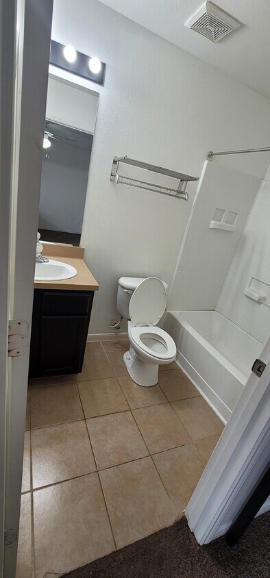 Foto del edificio - 23354 High Point St