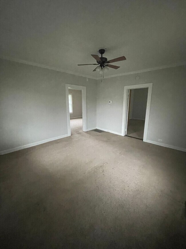 Foto del edificio - Must see this adorable 2 bed 1 bath bungal...