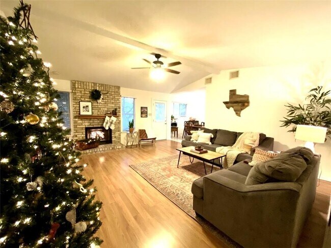 Building Photo - 5912 Shreveport Dr