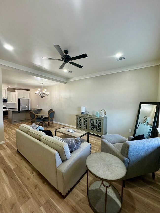 Building Photo - 16150 Del Sol Dr