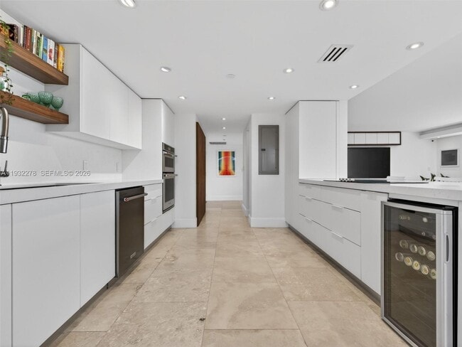 Building Photo - 11113 Biscayne Blvd