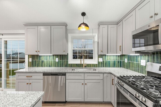 Building Photo - 7789 New Hope E