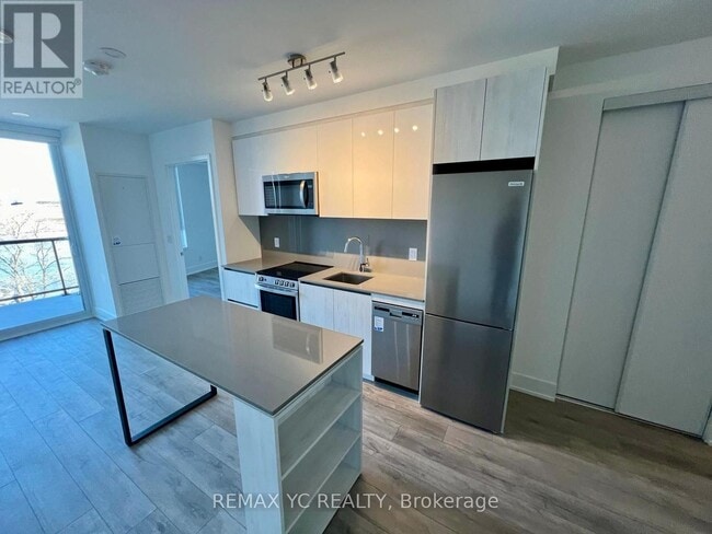 Building Photo - 3100 Keele St