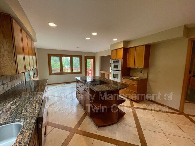 Building Photo - 4432 Woodlane Dr