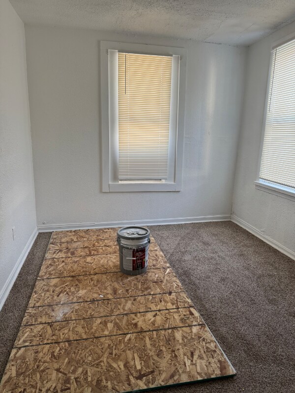 Foto del edificio - 2435 Woodford St