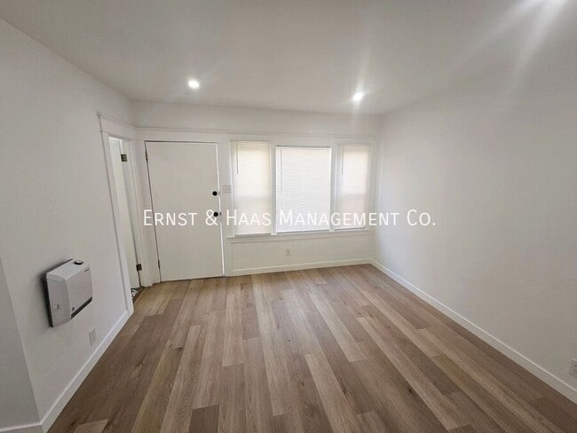 Foto del edificio - 1306 E Hellman St