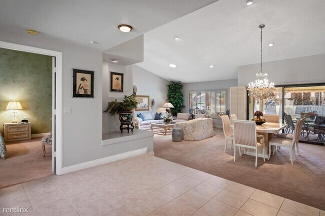 2 br, 2.5 bath Condo - 78505 Vista del Fuente - 4
