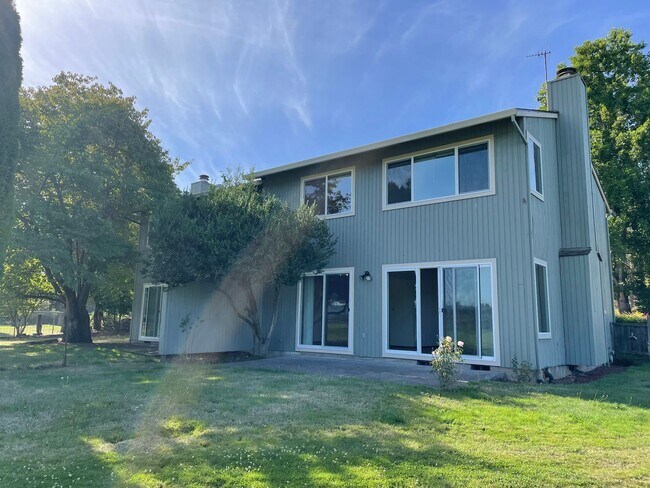 Foto del edificio - 20689-20691 NW Lapine Way