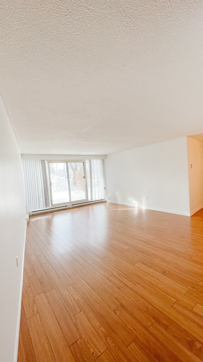 Building Photo - 5524 Heatherwood Crt